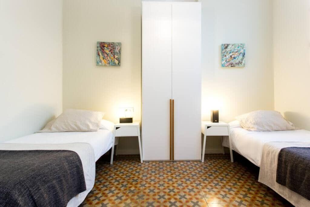 4Bedroom Apart With Balcony In Las Ramblas 3-2 Барселона Экстерьер фото